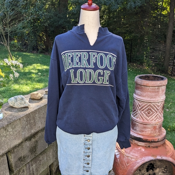 Vintage Tops - Vintage Sweatshirt Blue Size Small Carolina Connection Deerfoot Lodge